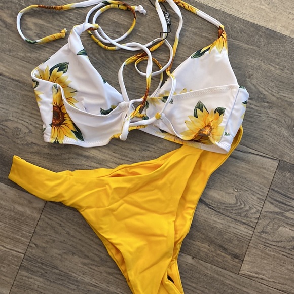 Zaful Swim Zaful Size 8 Bikini Sunflower With Yellow Bottoms Poshmark